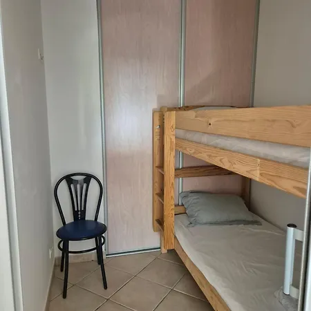 Joli Climatise Avec Terrasse A Moin 10 Minutes A Pieds De La شقة كالفي