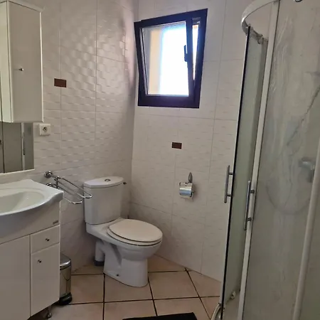 Joli Climatise Avec Terrasse A Moin 10 Minutes A Pieds De La