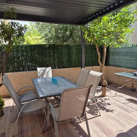 Apartmán Joli Climatise Avec Terrasse A Moin 10 Minutes A Pieds De La *
