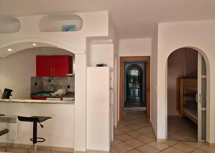 Joli Climatise Avec Terrasse A Moin 10 Minutes A Pieds De La Apartmán Calvi (Corsica)